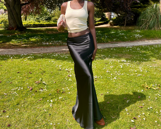 Maxi Skirts for Tall Women: Full-Length Styles That Don’t Fall Short
