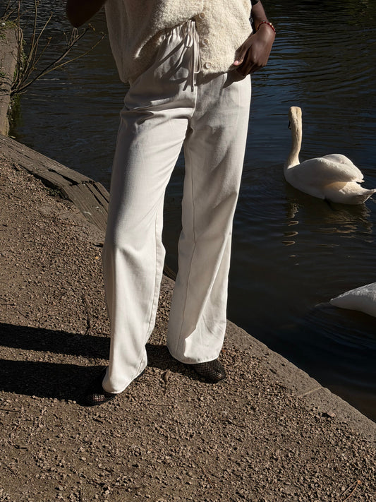 Tall Women’s Linen Trousers UK: 34”, 36” & 38” Inseam Summer Styles That Actually Fit