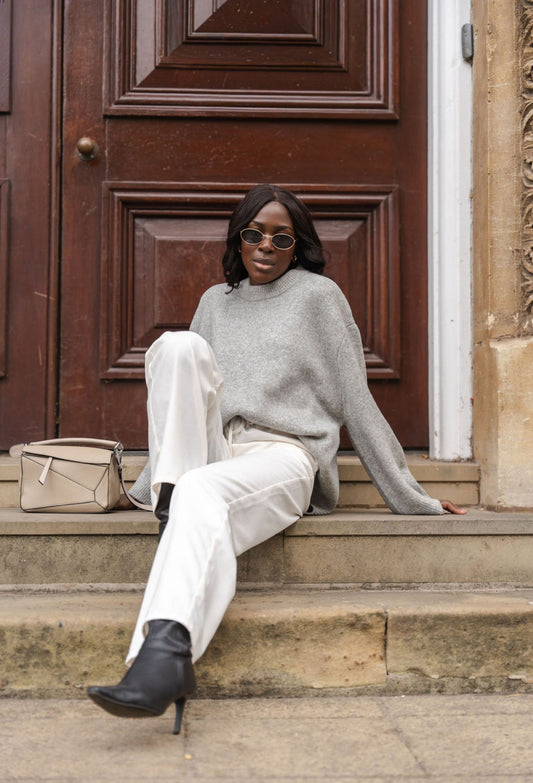 Powerfully Tall: High-Waisted Linen Trousers That Fit and Empower